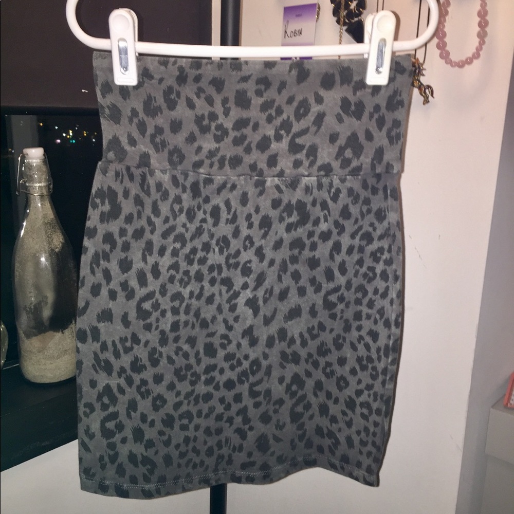 Forver 21 Cheetah Pencil Skirt