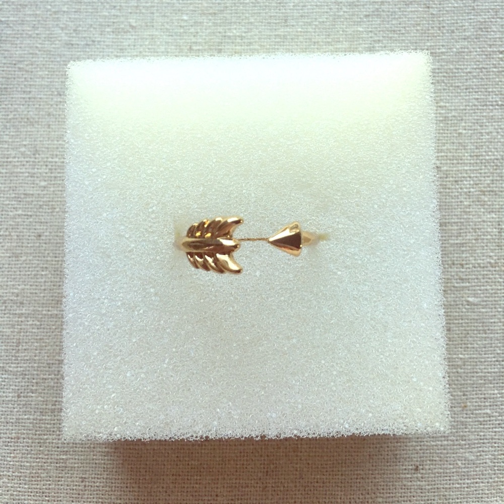 Stella & Dot Gold Arrow Ring