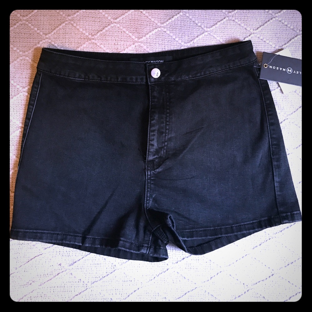 NWT! A pair of sassy Ashley Mason Denim shorts