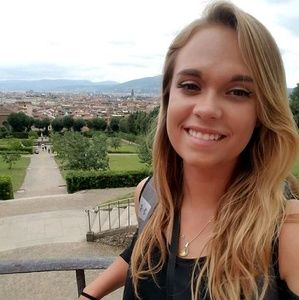 Meet your Posher, Christy