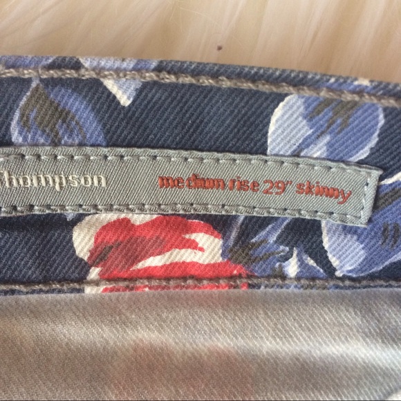 πHPπFloral Garden Thompson Skinny Mid Rise Jeans - Picture 7 of 8
