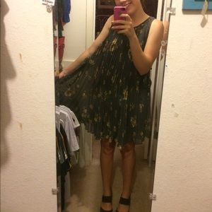 Free People- Gray Floral Oversized Pleated Dress