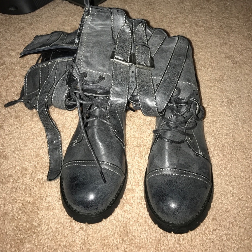 Grey boots size 8 never used