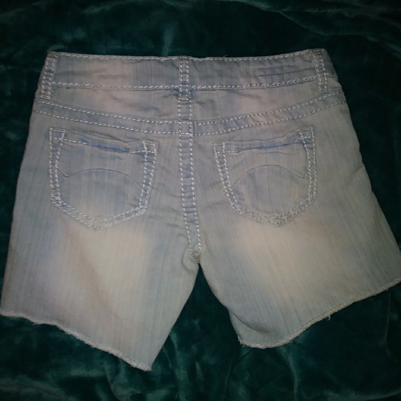 SOLD 🎉Distressed Shorts 🎉 - Picture 2 of 3