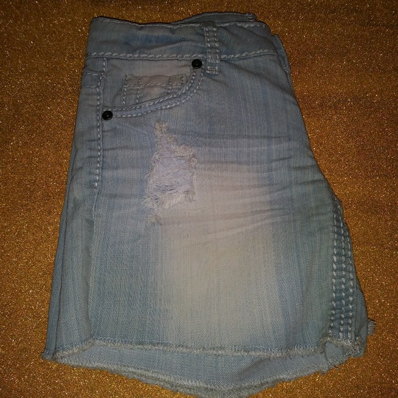 SOLD 🎉Distressed Shorts 🎉 - Picture 3 of 3