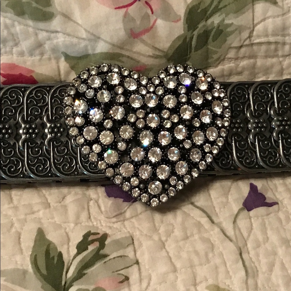 Metallic color belt with rhinestones heart