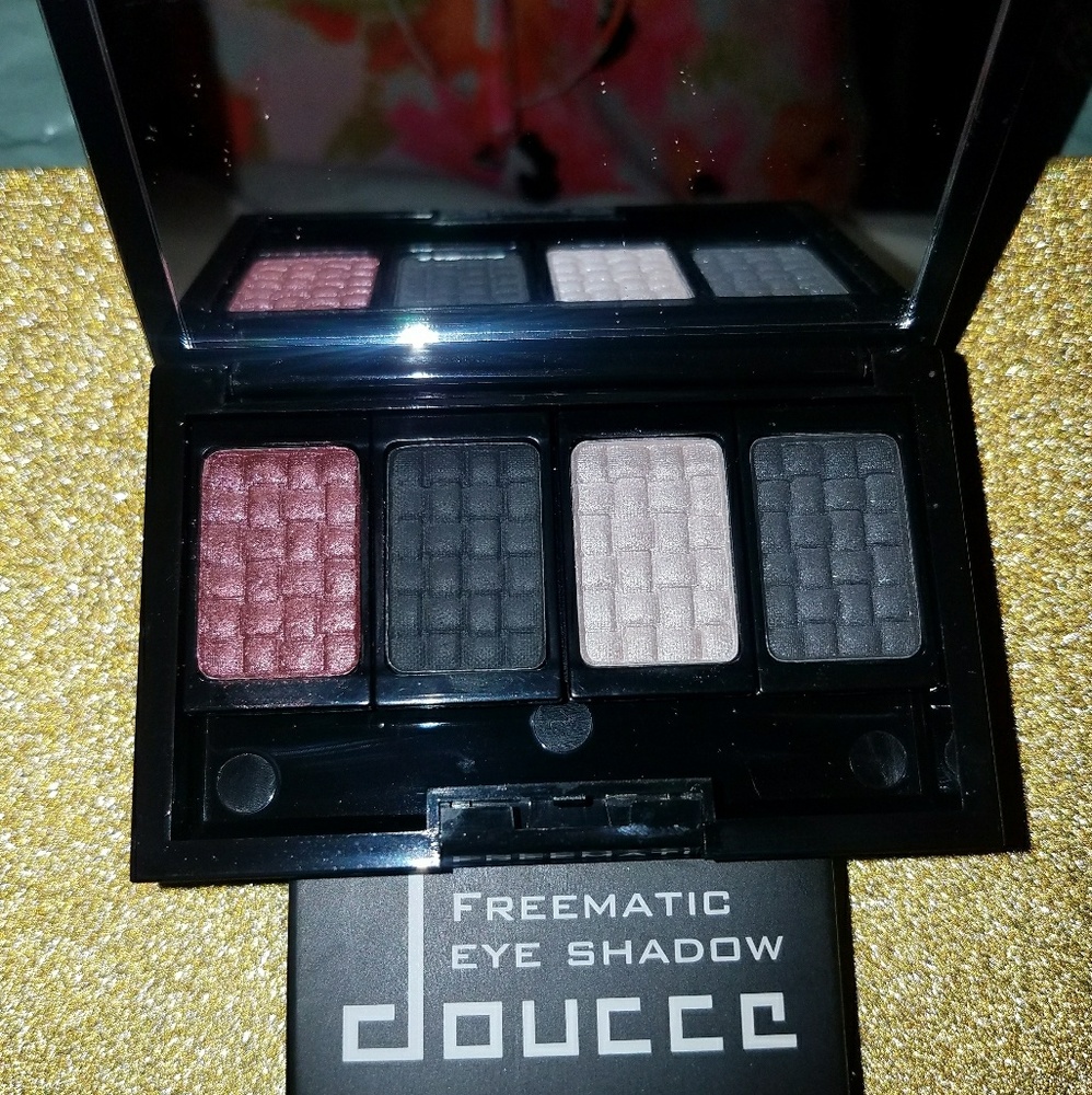Doucce Eyeshadow Palette