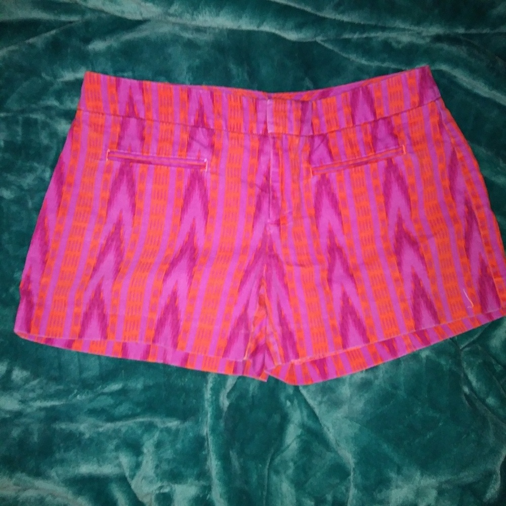 SOLD 🎉 GAP Aztec Shorts 🎉