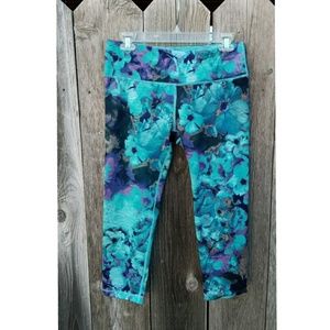 Floral Compression Cropped Leggings (Reversable)