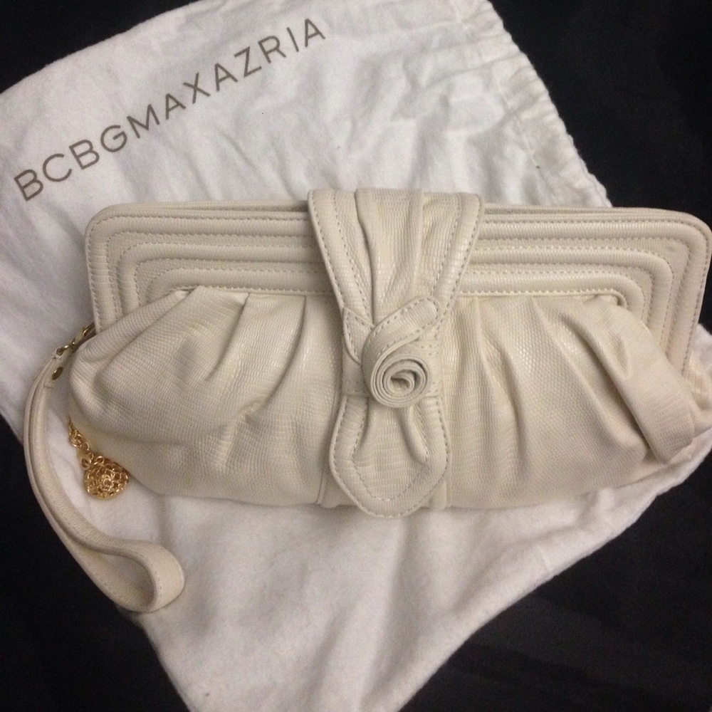 BCBG MAXAZRIA CREAM LEATHER BAG WRISTLET/CLUTCH