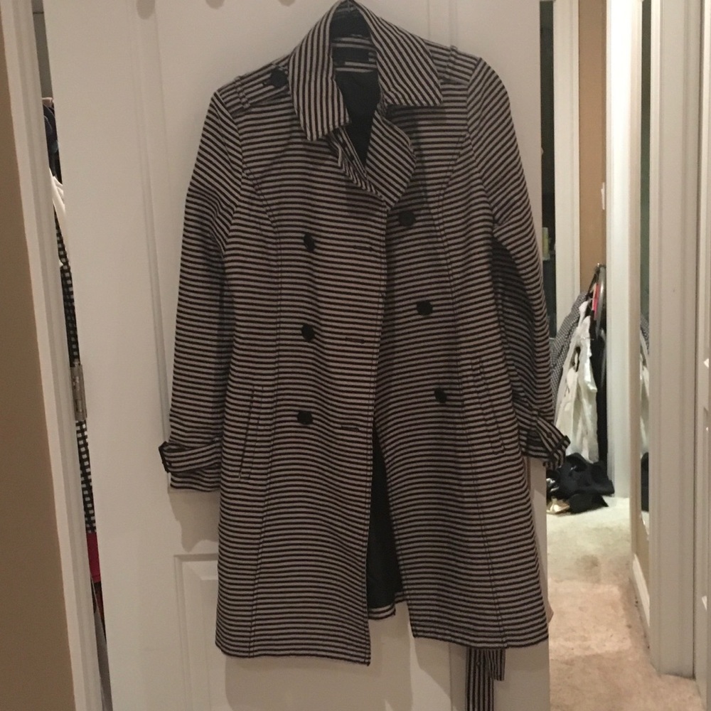 BLACK AND WHITE STRIPED TRENCH FROM GILT