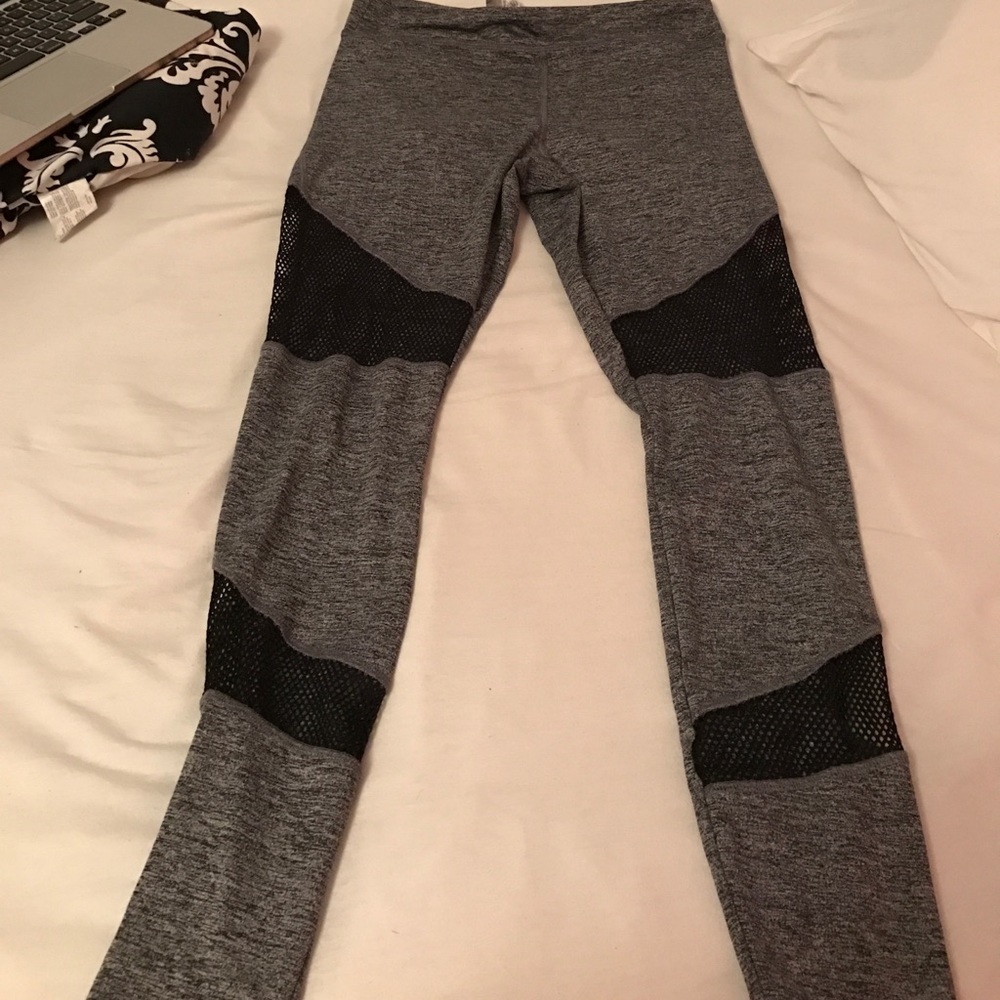 Forever 21 Gray and Black Legging