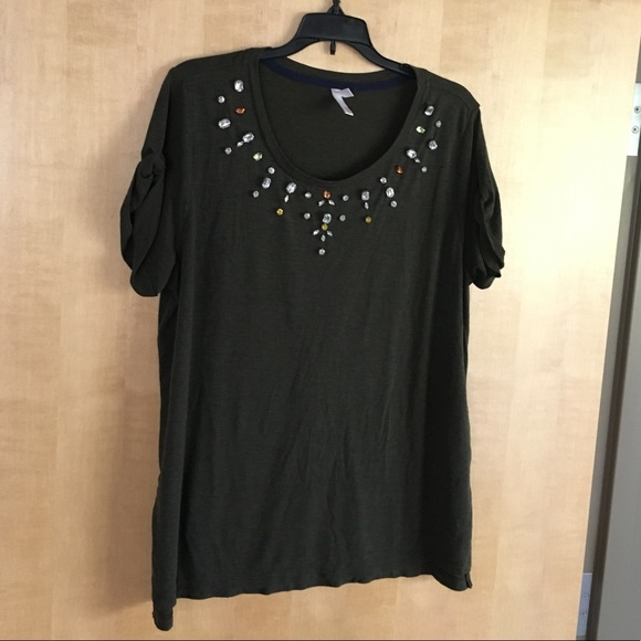 Xhilaration Green Tee with Jewell Embellishment - Picture 2 of 8