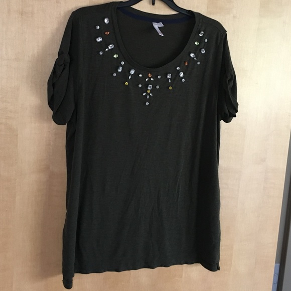 Xhilaration Green Tee with Jewell Embellishment - Picture 3 of 8