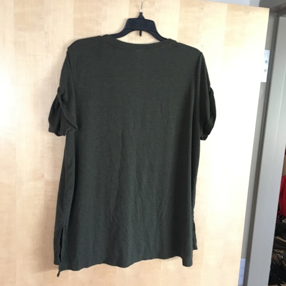 Xhilaration Green Tee with Jewell Embellishment - Picture 7 of 8