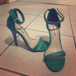 Anne Michelle Heels