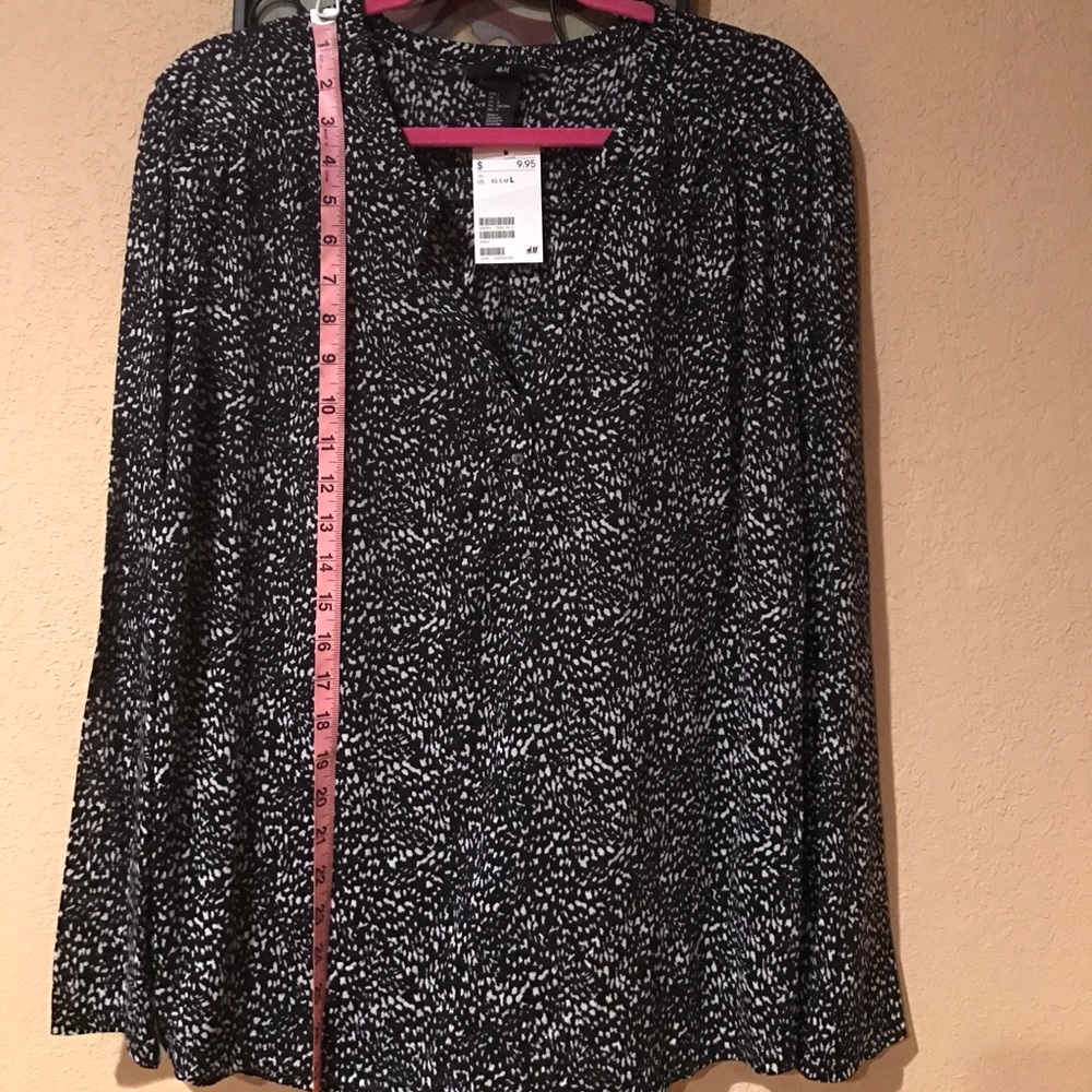 H&M long sleeve Black/White Print Blouse