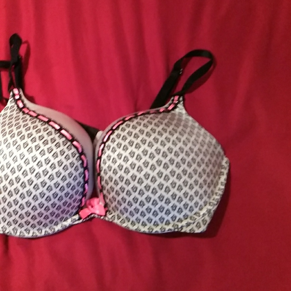 Bombshell Bras - Picture 2 of 5