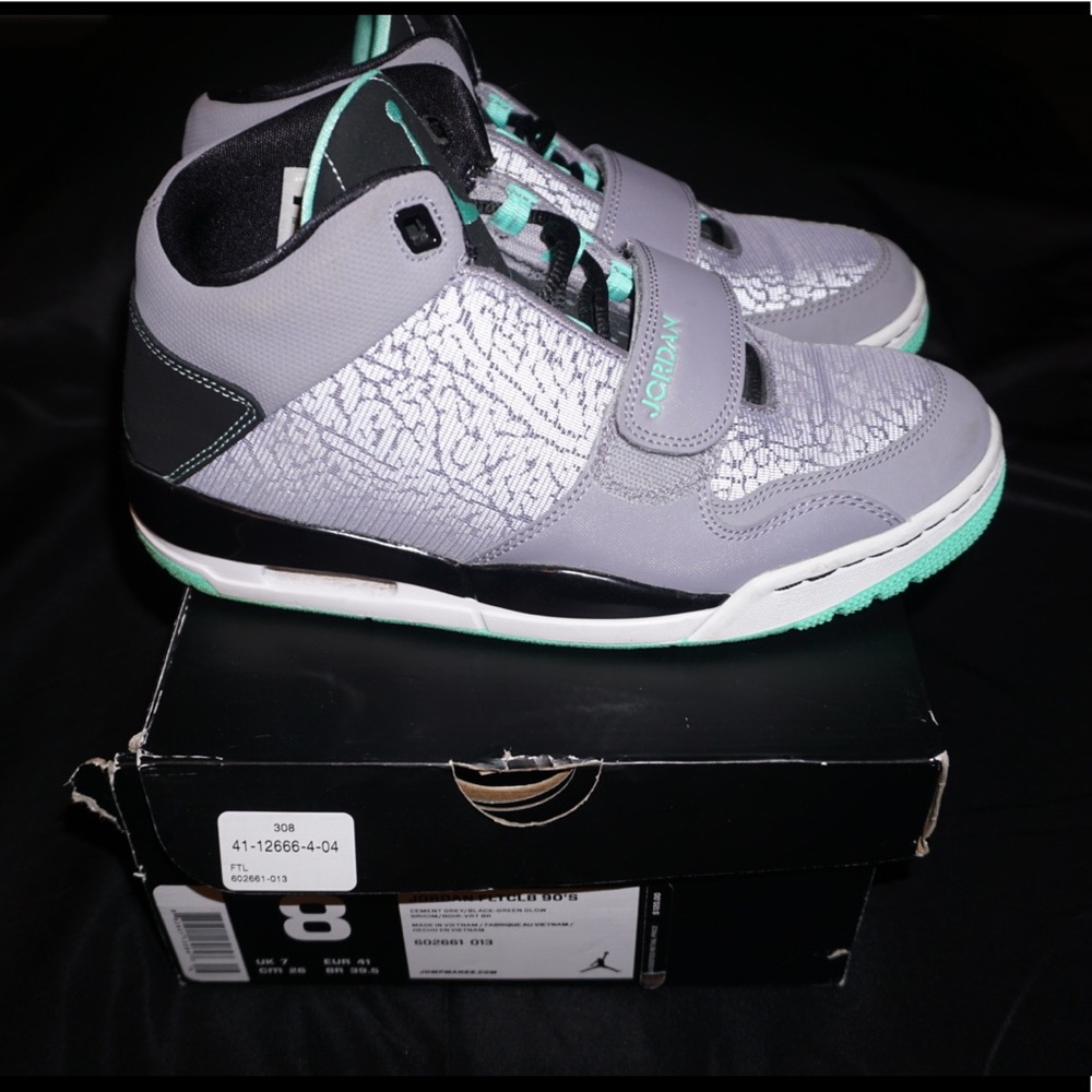 JORDAN size 8 in boys