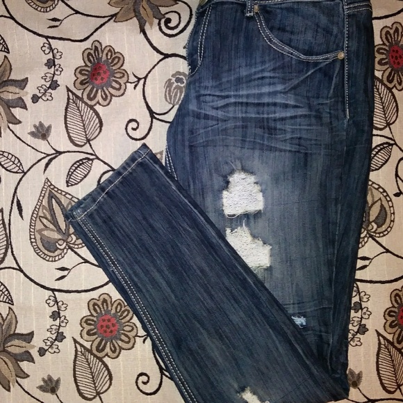 SOLD π Distressed Jeans π - Picture 2 of 3