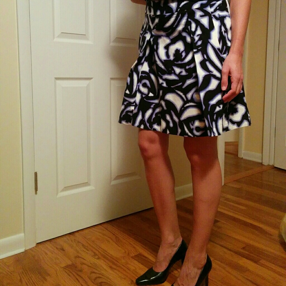 🆕Karen Millen graphic floral skirt