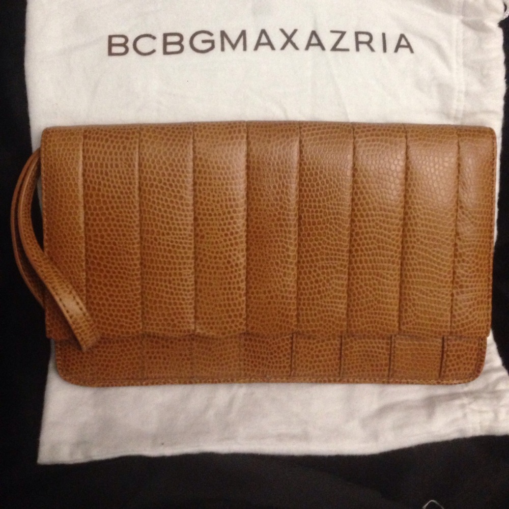BCBG MAXAZRIA TAN LEATHER CLUTCH