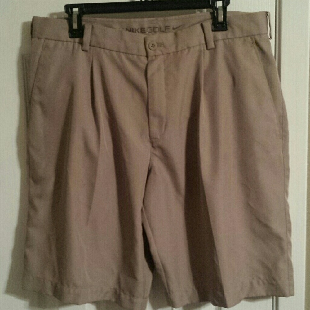 Men's Nike tan golf shorts