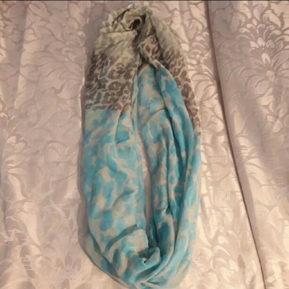 Ladies scarf
