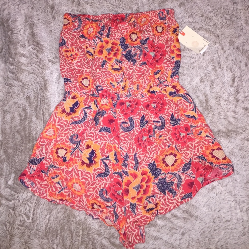 NWT! Billabong sleeveless romper