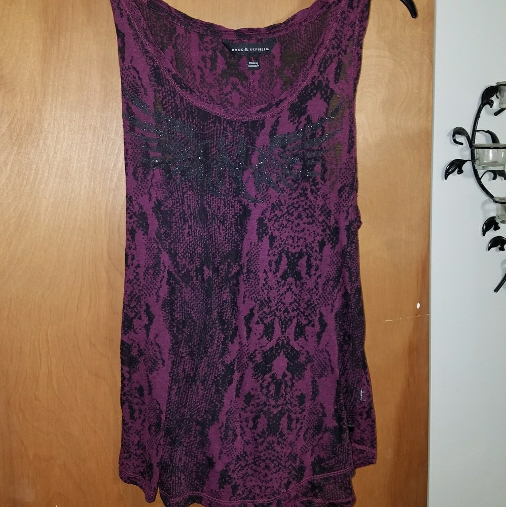 Rock and revival tank