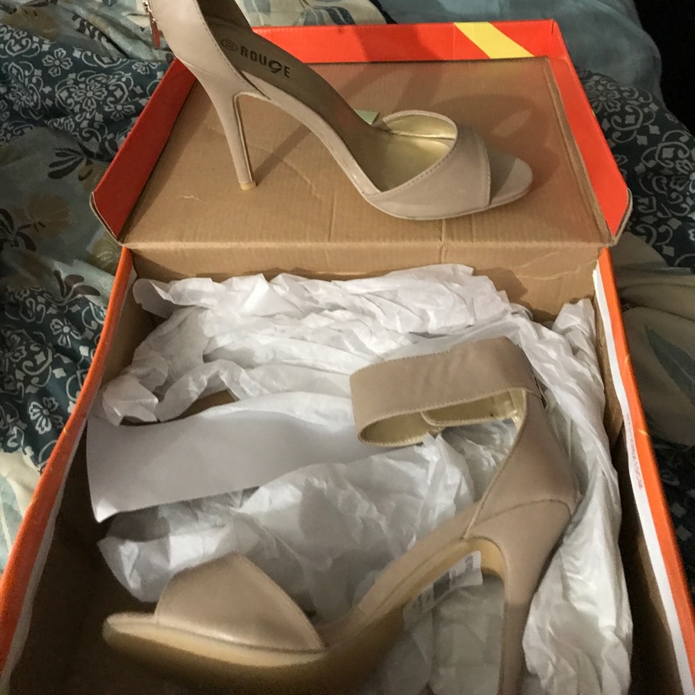 Brand new Rogue Heels