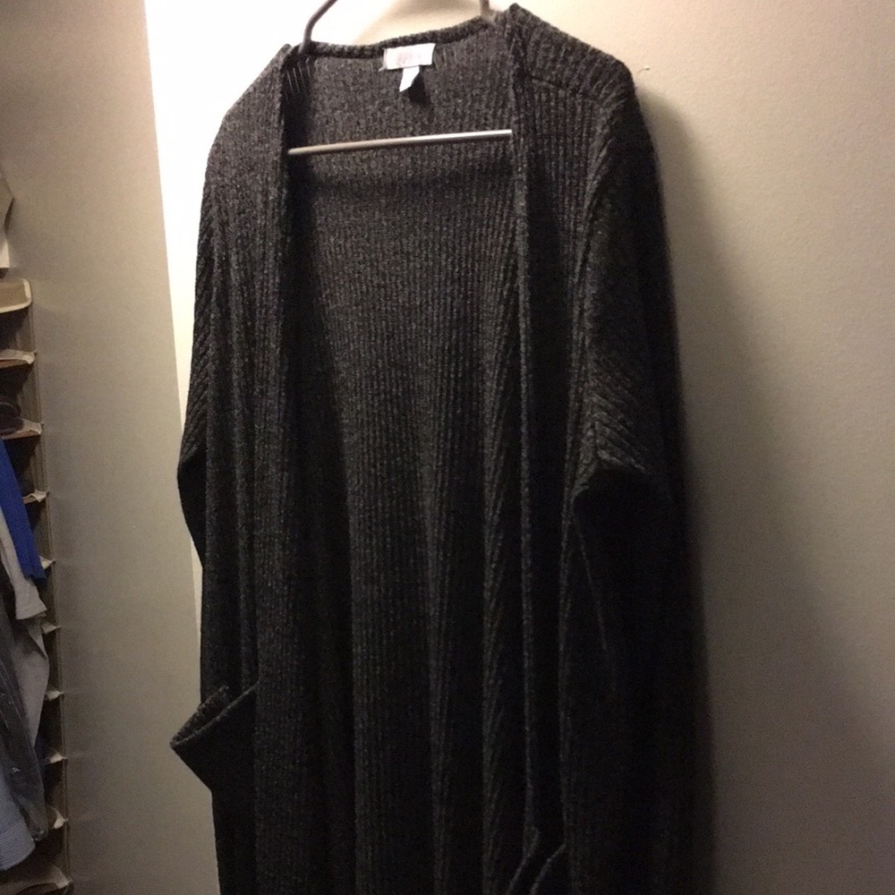 ****sold****UEC Large dark grey/black cardigan
