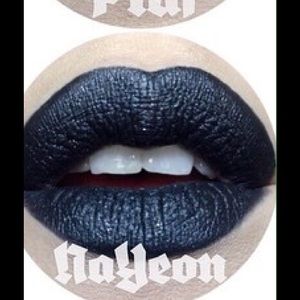 🎉HOST PICK! Kat Von D Studded Lipstick in NaYeon