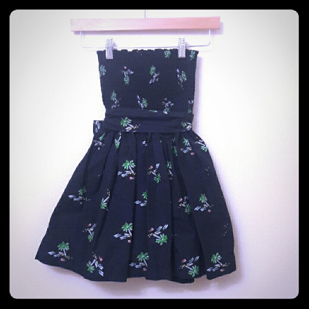 Cute tropical Hollister dress