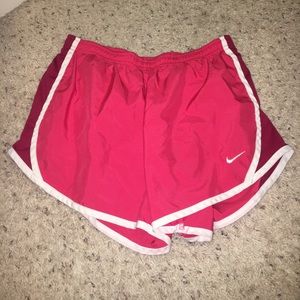 GIRLS Nike Shorts, size L