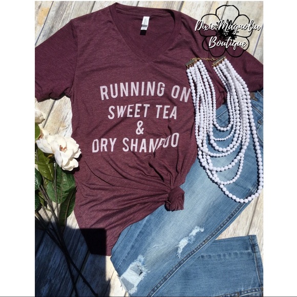 🎀XL ONLY🎀 Sweet Tea + Dry Shampoo Graphic Tee - Picture 3 of 3