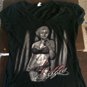 Women's Marilyn Monroe tee size XL