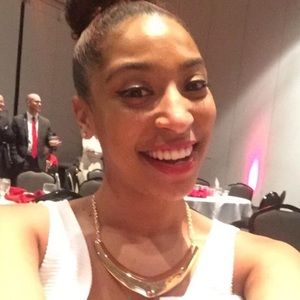 Meet your Posher, Raeshel