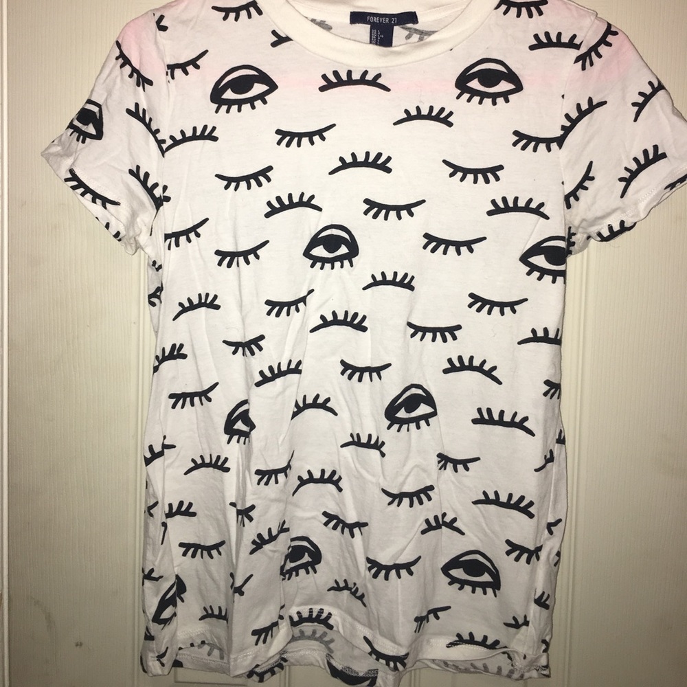 Forever 21 Eyelashes Tee. (NWOT)