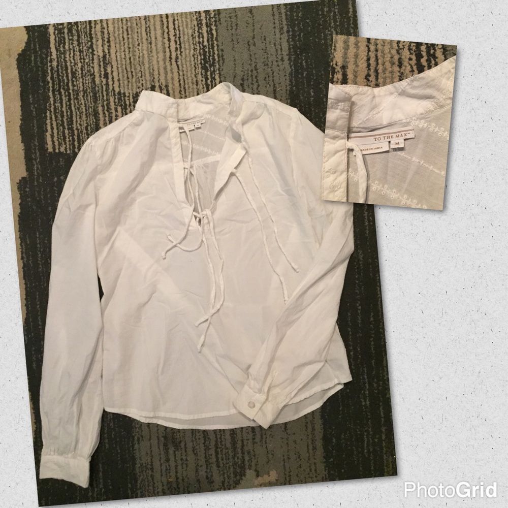 To The Max Embroidered White Top M