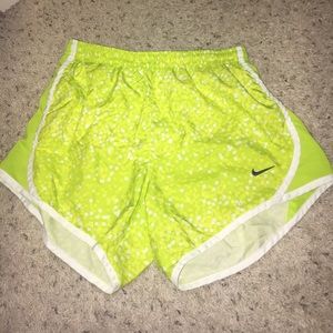 GIRLS Nike Shorts Size L