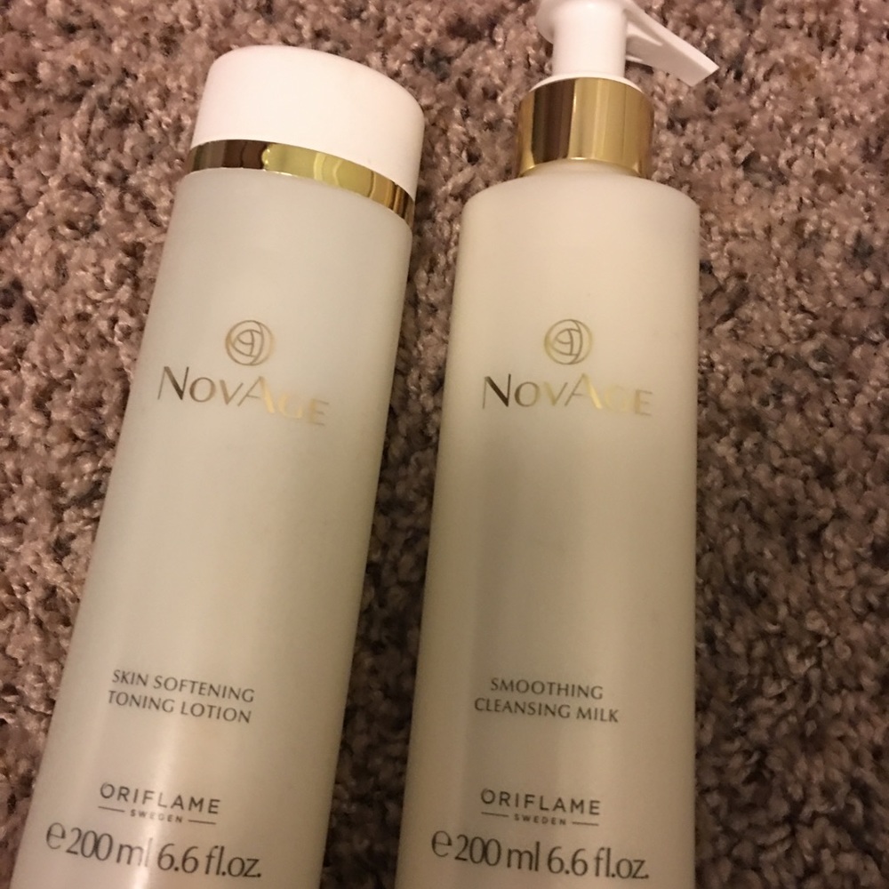 Oriflame toner and cleanser set.