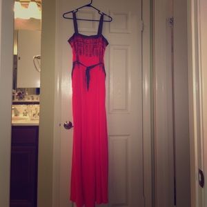 Jessica Simpson SIZE 8 Maxi dress. NEVER been worn