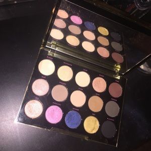 Urban Decay X Gwen Stefani limited edition pallet