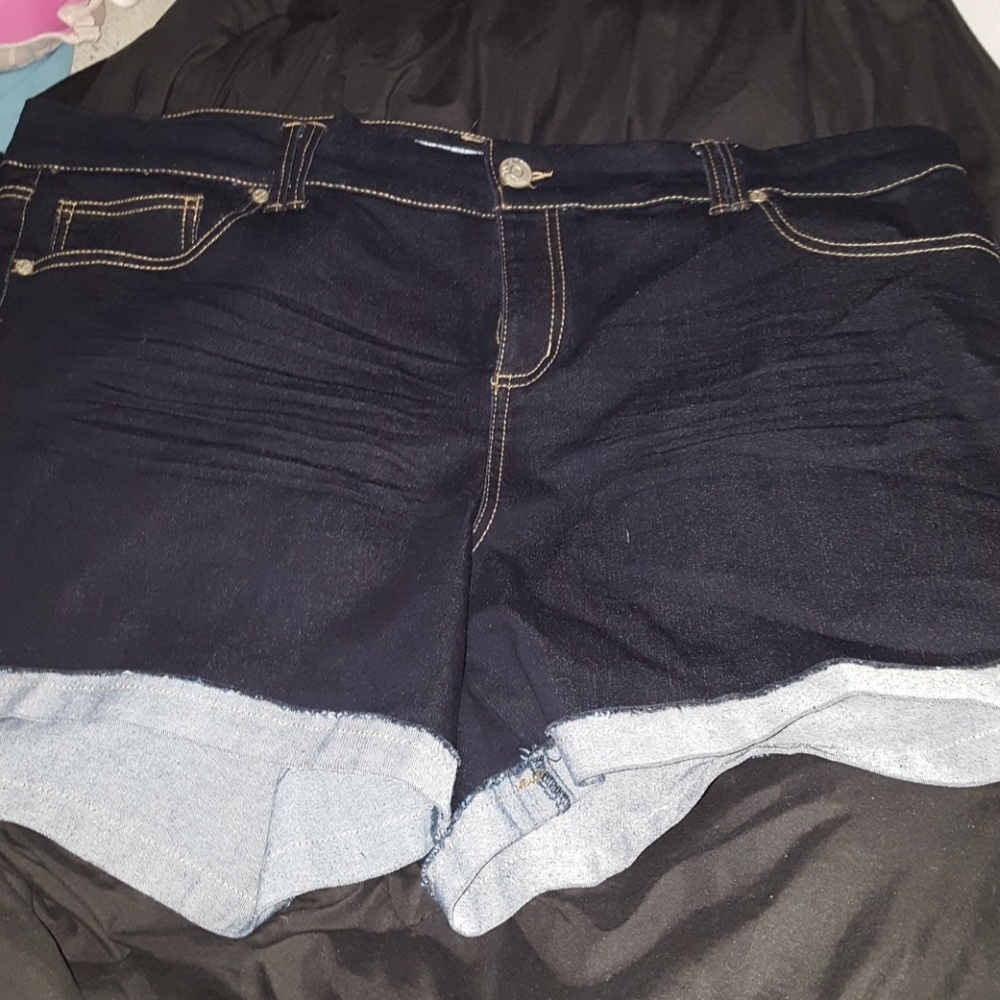 PLUS SIZE 24 DARK WASH SHORTS