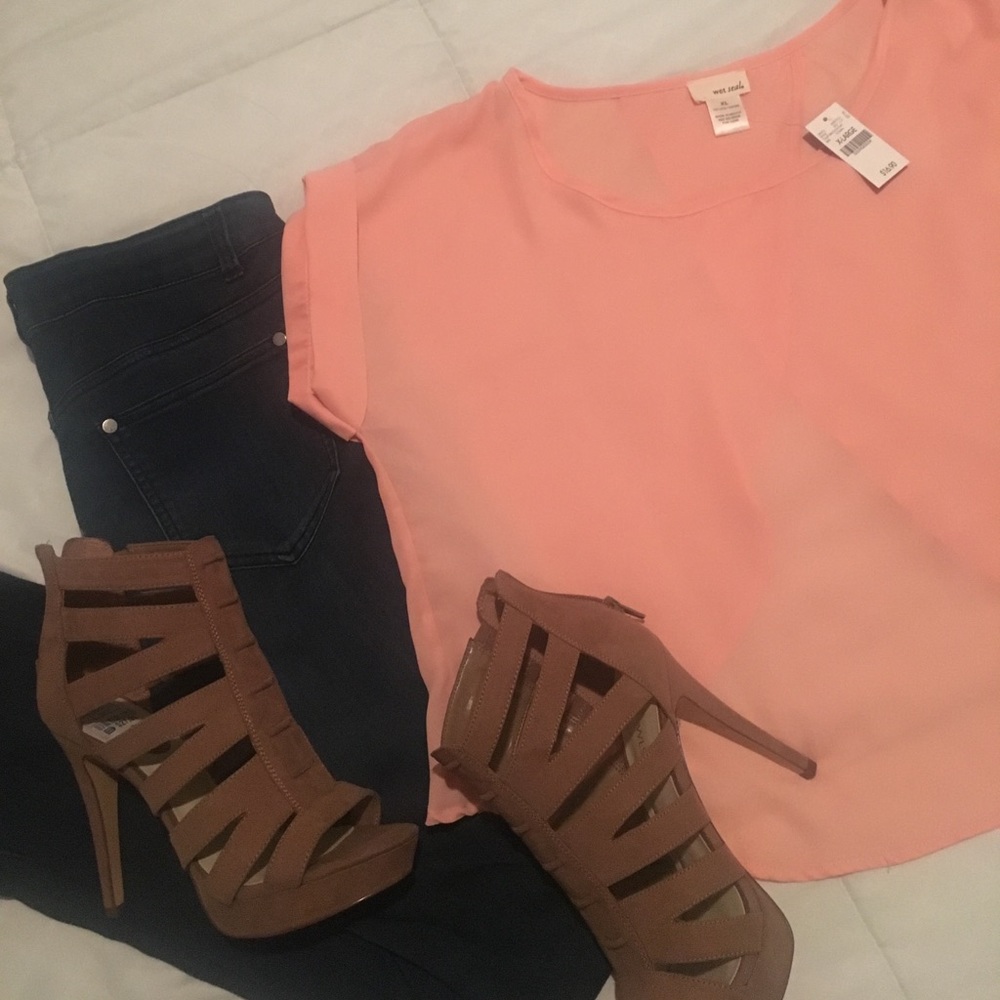 Coral top NWT