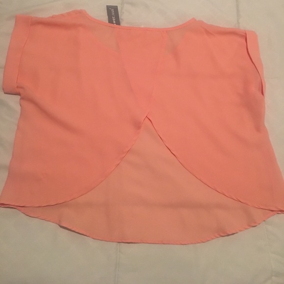 Coral top NWT - Picture 3 of 3