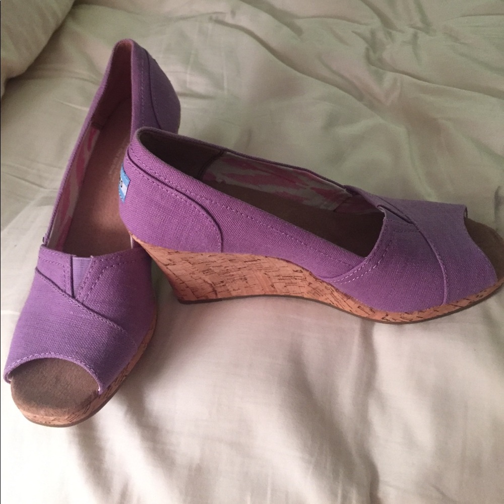 Toms platform shoes