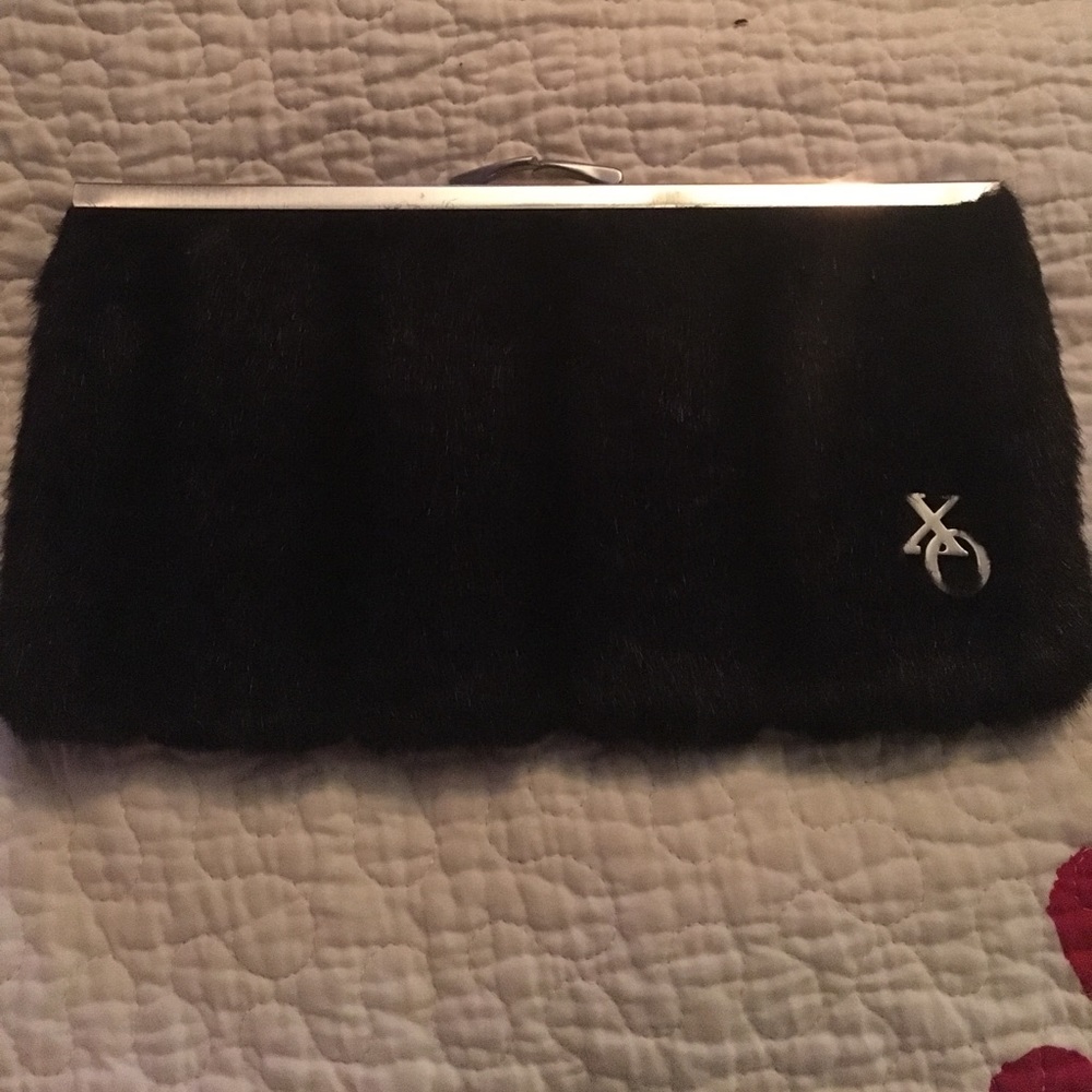 Black fur clutch