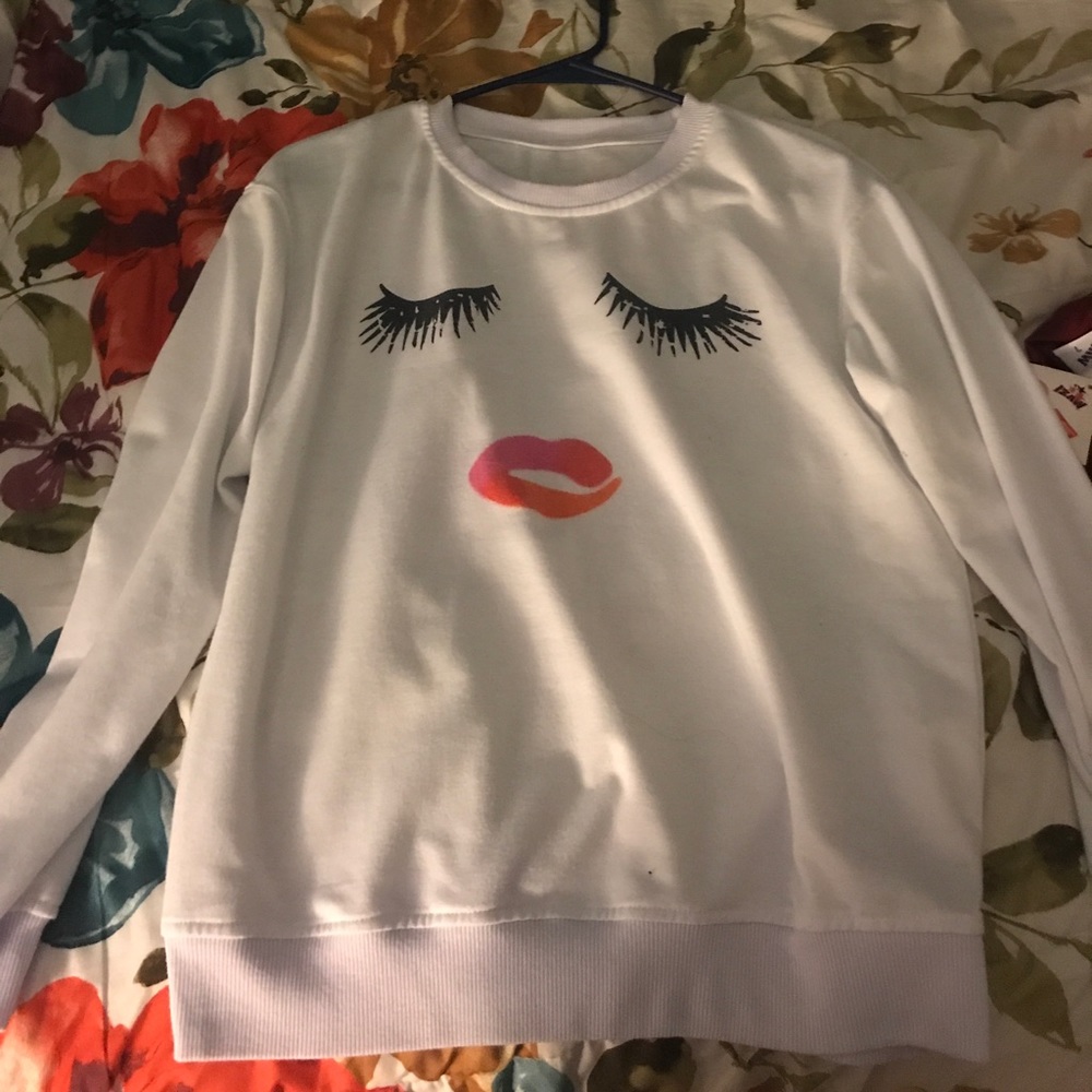 White sweater/ pullover